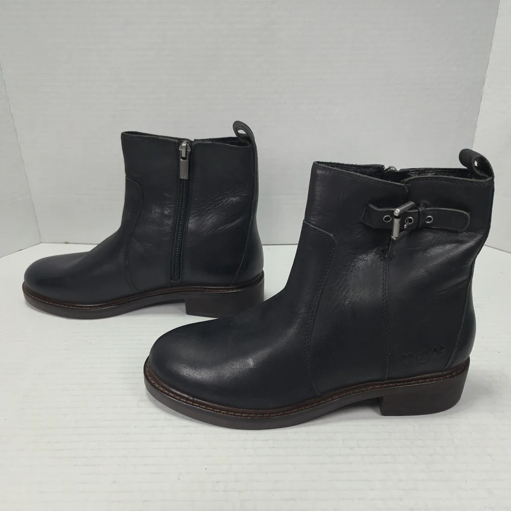 Lucky Brand Quendy Black Leather Chelsea Ankle Booties Boots Size 5 1/2 5.5